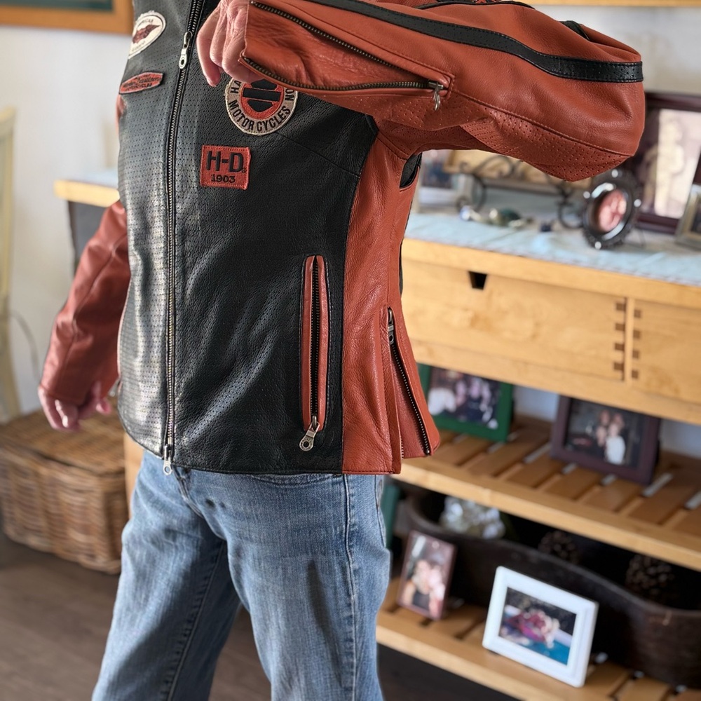 Ladies Leather Harley Davidson Jacket.